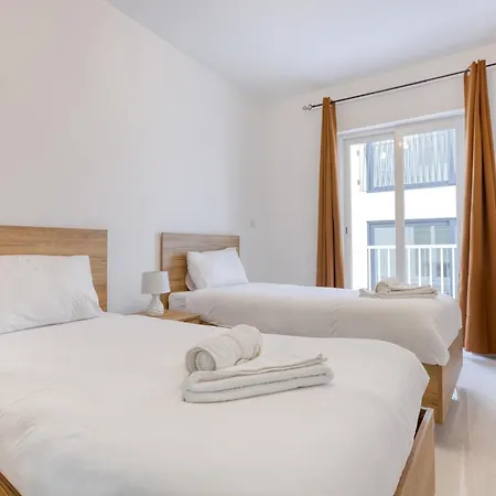 Stunning 3br With Magnificent Views By 360 Estates *