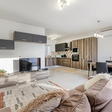 Stunning 3br With Magnificent Views By 360 Estates Apartamento